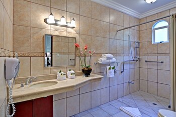 Casa Conde Hotel & Suites