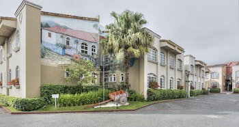Casa Conde Hotel & Suites