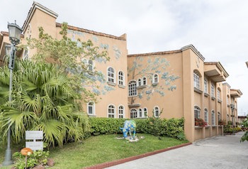 Casa Conde Hotel & Suites