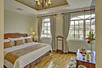 Casa Conde Hotel & Suites