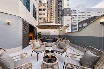 Dash Living On Hollywood