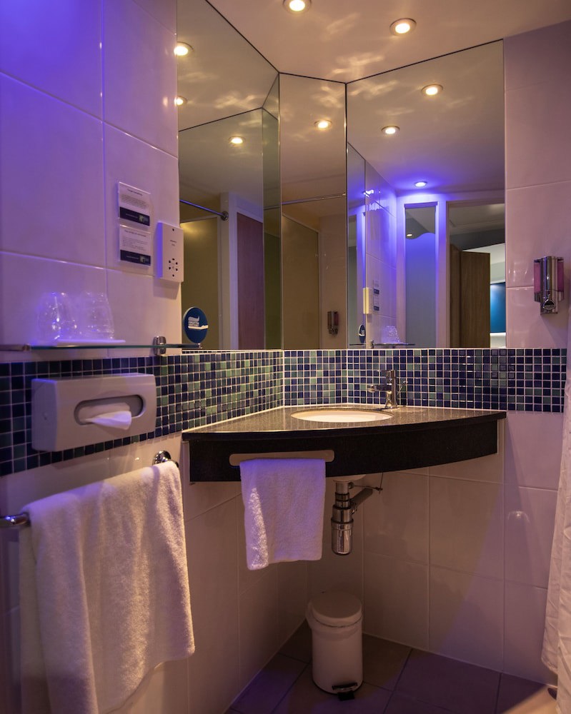 Holiday Inn Express London Stansted Airport by IHG