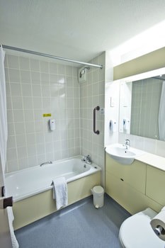 Days Inn By Wyndham Sedgemoor M5