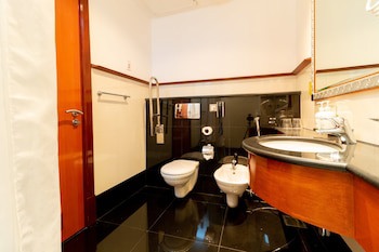 Holiday Inn Kuwait, An Ihg Hotel