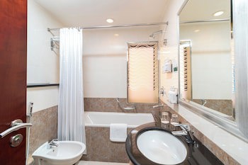 Holiday Inn Kuwait, An Ihg Hotel