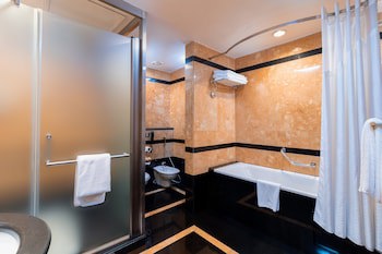 Holiday Inn Kuwait, An Ihg Hotel