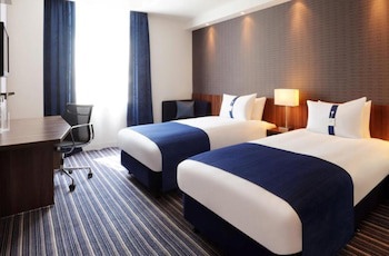 Holiday Inn Express Poole, An Ihg Hotel