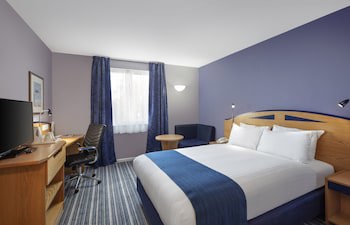 Holiday Inn Express Poole, An Ihg Hotel