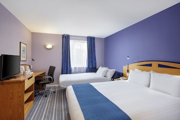 Holiday Inn Express Poole, An Ihg Hotel
