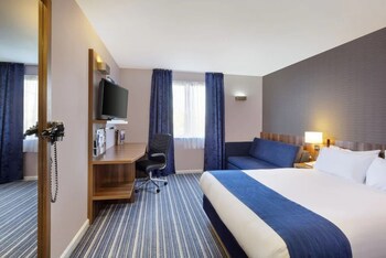 Holiday Inn Express Poole, An Ihg Hotel