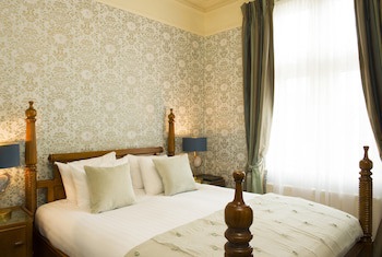 Brooks Guesthouse