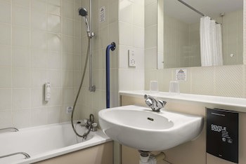 Days Inn By Wyndham Bridgend Cardiff M4