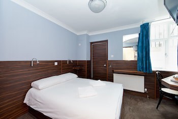 Crestfield Hotel