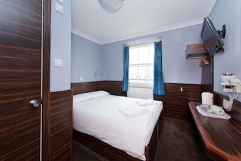 Crestfield Hotel