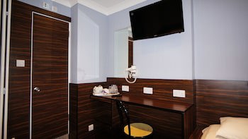 Crestfield Hotel