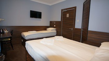 Crestfield Hotel