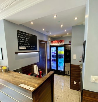 Crestfield Hotel