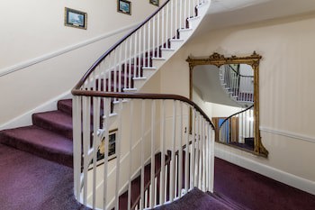 The George Hotel
