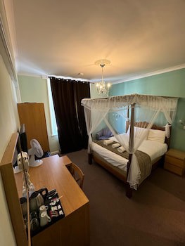 The George Hotel