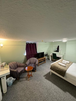The George Hotel