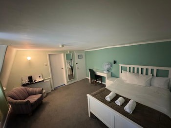 The George Hotel
