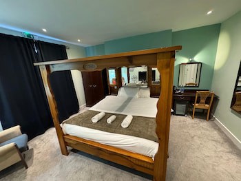 The George Hotel