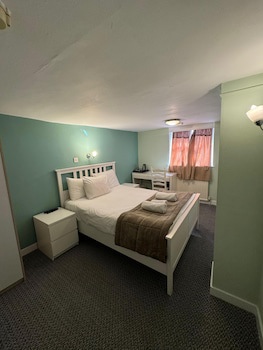 The George Hotel