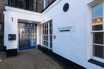 The George Hotel
