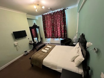 The George Hotel