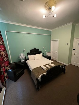 The George Hotel
