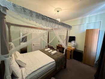 The George Hotel