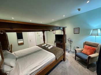 The George Hotel