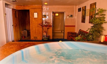 Arabian Courtyard Hotel & Spa