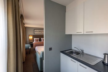 Aragon House