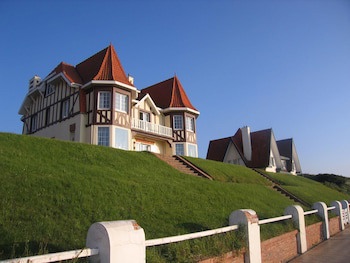 Aragon House