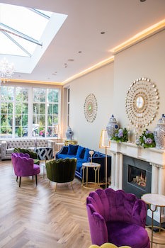 Cork's Vienna Woods Hotel And Villas
