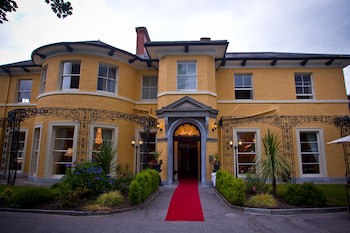 Cork's Vienna Woods Hotel And Villas
