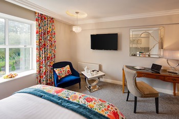 Cork's Vienna Woods Hotel And Villas