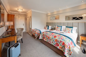 Cork's Vienna Woods Hotel And Villas