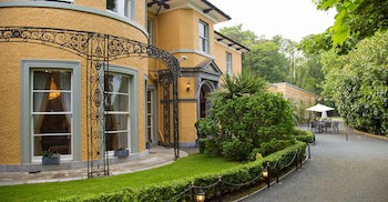 Cork's Vienna Woods Hotel And Villas
