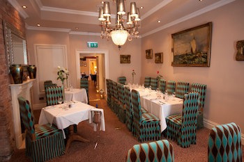 Cork's Vienna Woods Hotel And Villas