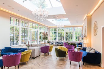 Cork's Vienna Woods Hotel And Villas