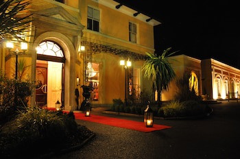 Cork's Vienna Woods Hotel And Villas