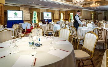 Cork's Vienna Woods Hotel And Villas