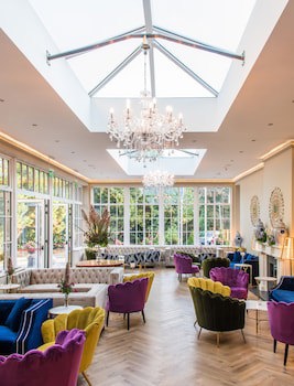 Cork's Vienna Woods Hotel And Villas