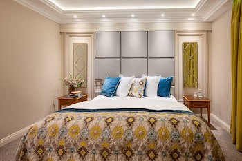 Cork's Vienna Woods Hotel And Villas