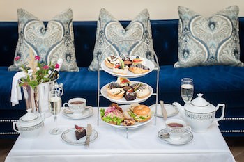 Cork's Vienna Woods Hotel And Villas