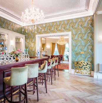 Cork's Vienna Woods Hotel And Villas