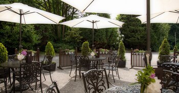 Cork's Vienna Woods Hotel And Villas