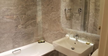 Cork's Vienna Woods Hotel And Villas